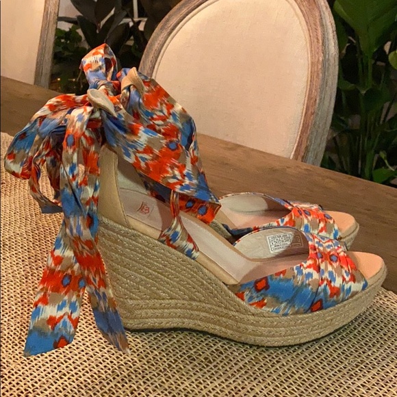UGG Ikat Lace up Espadrilles size 8 - Picture 3 of 6